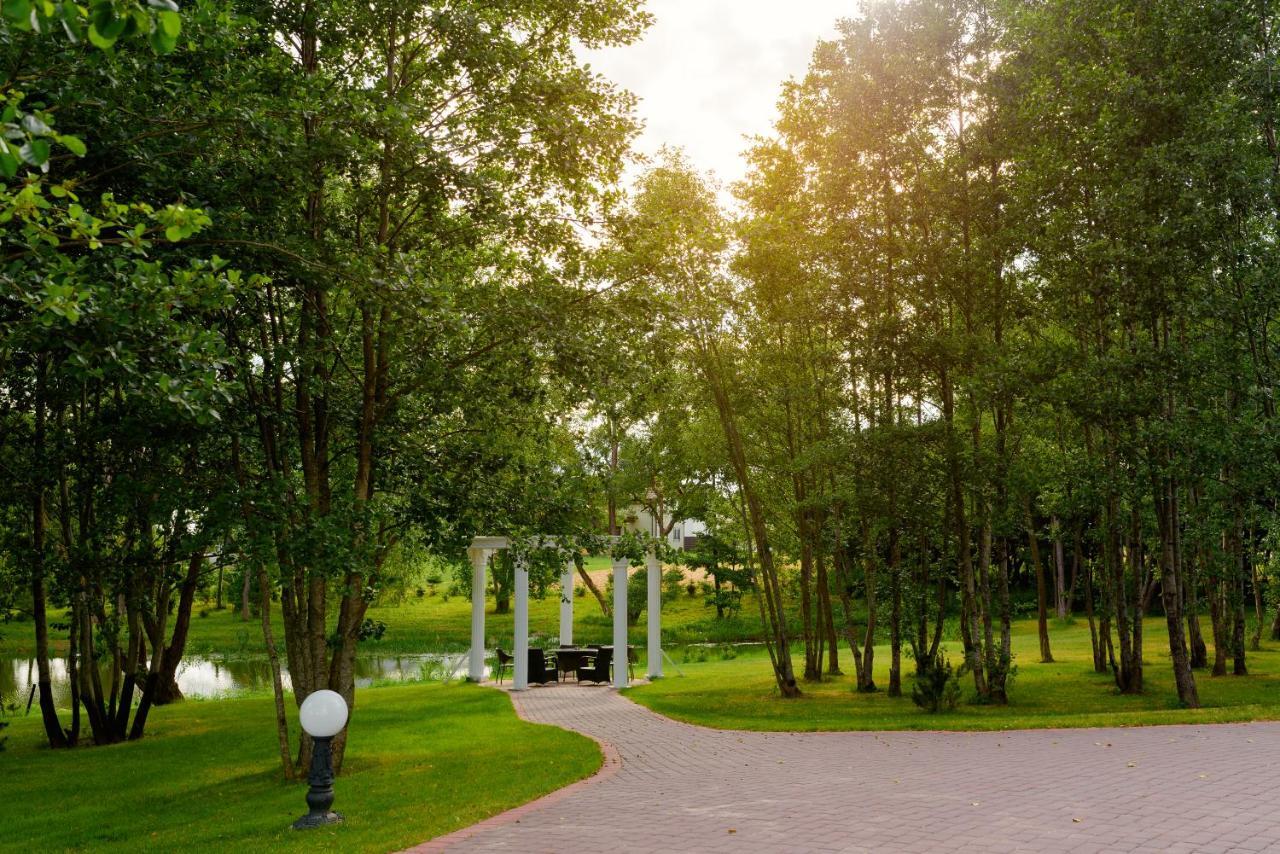 Župė De Lux Pension Radailiai Buitenkant foto